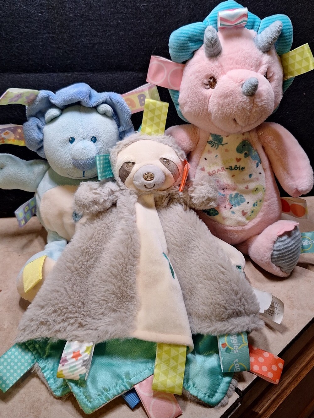 Mary Meyer Taggies Bundle Set/3  Plush Koala Blanket Blue Lion Pink Dino